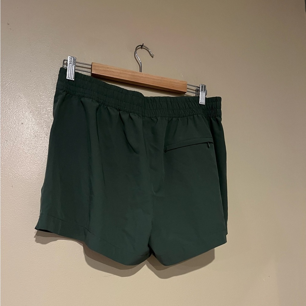Eddie Bauer Women's Size M Green Pullon Elastic Shorts Hiking Outdoors Camping - Picture 3 of 6